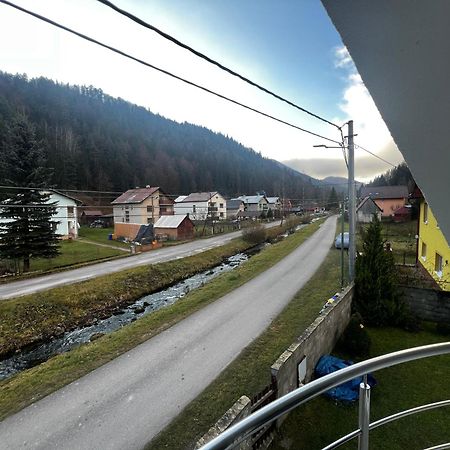 3Izbovy Rodinny Dom S Krbom Ruzomberok Exterior foto
